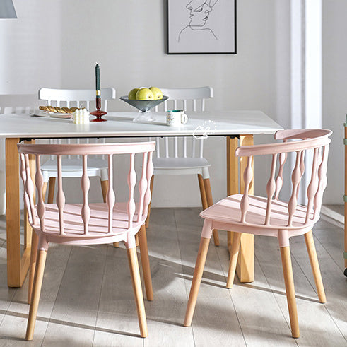 Chaise de salle à manger en plastique PP à lanières verticales créatives contemporaines avec dossier en hêtre pour salle à manger 