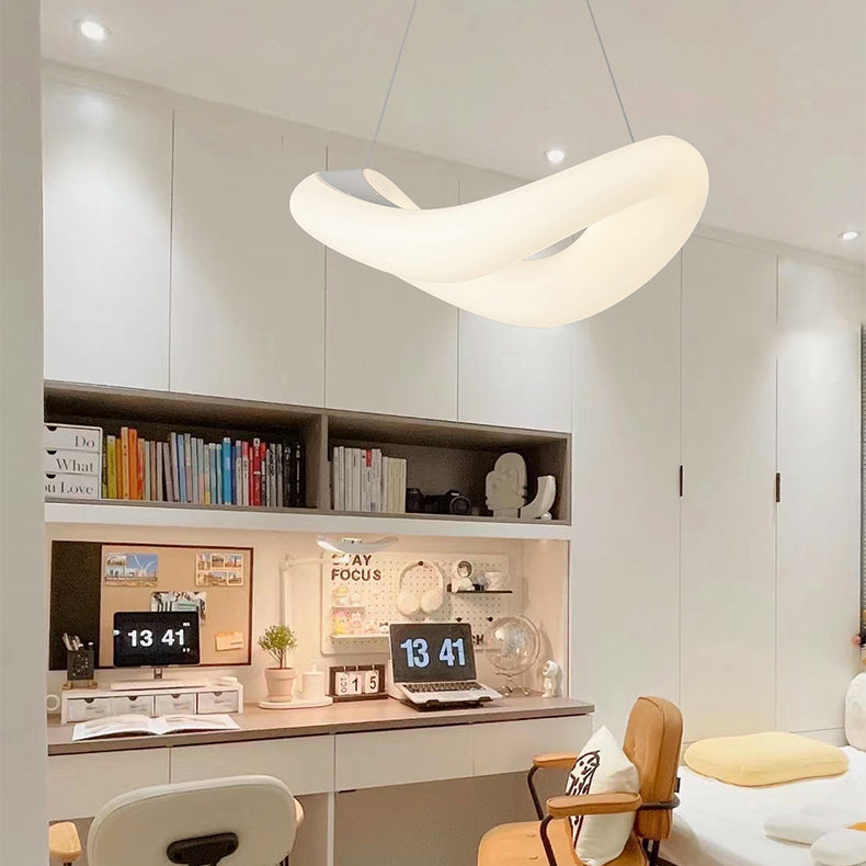 Lámpara colgante LED de hardware de anillo de onda PE minimalista moderna para dormitorio 