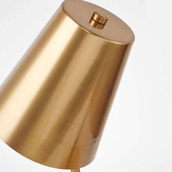 Zeitgenössische skandinavische trapezförmige Eisen-1-Licht-Tischlampe für das Schlafzimmer 