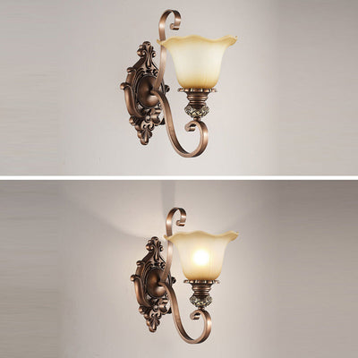 Traditionelle rustikale Milchglas-Blumenschirm-Eisen-Harz-1/2-Licht-Wandleuchter-Lampe für Schlafzimmer 