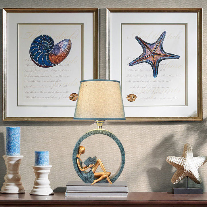 Lampe de table contemporaine créative ronde fille garçon en résine avec tissu 1 lumière pour salon 