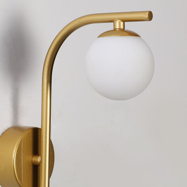 Lampe murale contemporaine de luxe avec abat-jour sphérique en acrylique, fer et aluminium à 1 lumière pour chambre 