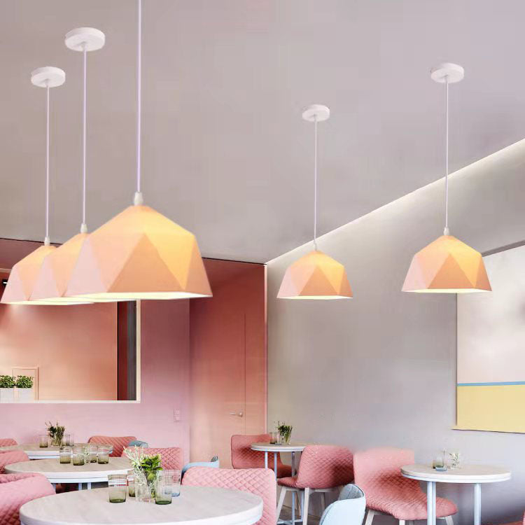 Lámpara colgante geométrica de hierro en forma de rombo con 1 luz de macarrón moderno 