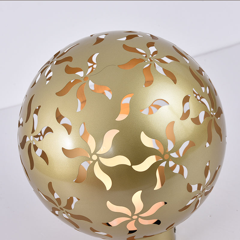 Lumière de paysage de pelouse contemporaine industrielle solaire en acier inoxydable sculpté en forme de sphère à 1 lumière pour patio extérieur 