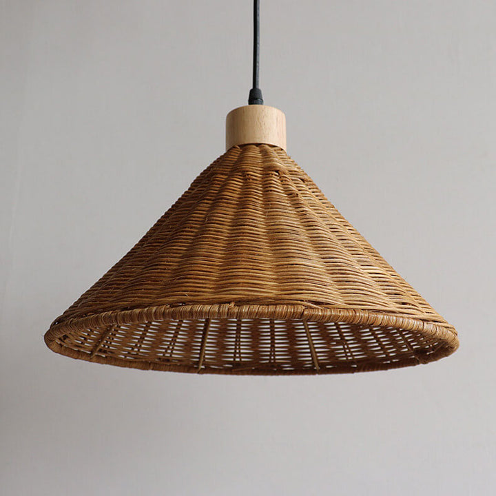Moderne skandinavische Pendelleuchte mit Rattangeflecht, Eisen und Holz in Kegelform, 1-flammig, für das Wohnzimmer 
