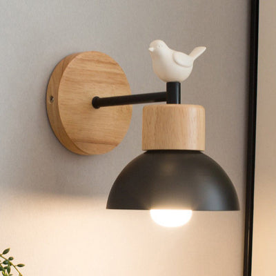 Moderne minimalistische runde Halbkreis Vogel Holz Eisen Harz 1-Licht Wandleuchte Lampe für Wohnzimmer 