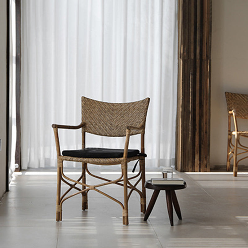 Fauteuil de salle à manger carré en rotin tissé de ferme traditionnel avec dossier et accoudoirs pour salon 