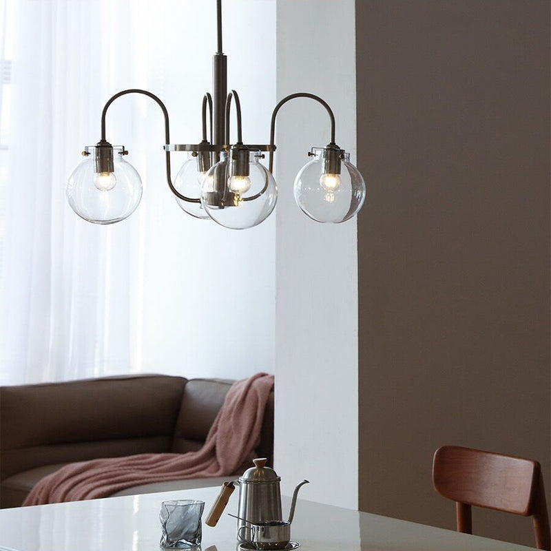 Moderner Mid-Century Glaskugelschirm Eisen 4/5/6-flammiger Kronleuchter für Wohnzimmer 