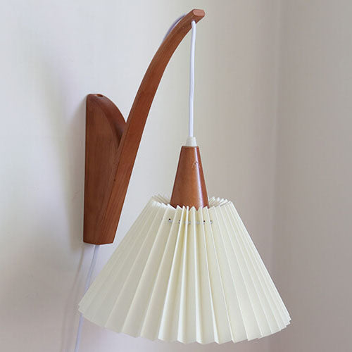 Japanese Minimalist Solid Wood Pleated Fabric Umbrella Shade 1-Light Wall Sconce Lamp