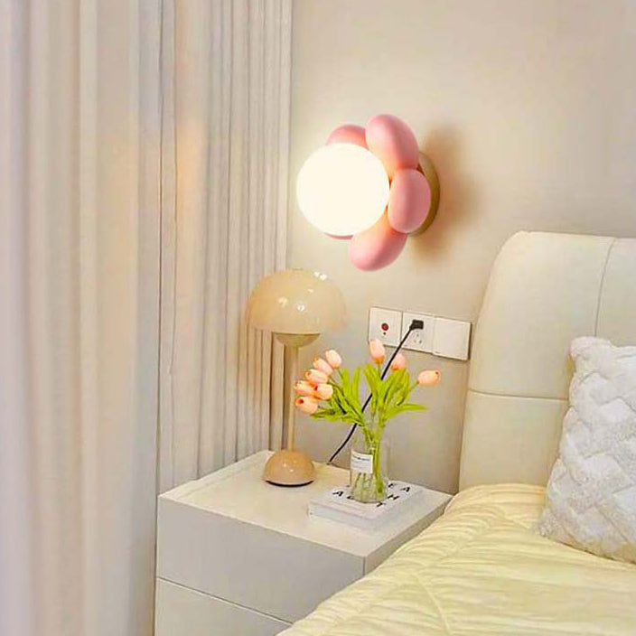 Modern Art Deco Flower Design Wood Resin 1-Light Wall Sconce Lamp For Living Room