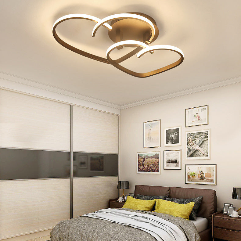 Zeitgenössische kreative Herzform Acryl Streifen Eisen LED Semi-Flush Mount Deckenleuchte für Wohnzimmer 