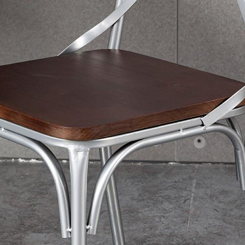 Ensemble de chaises et table de salle à manger en cuir industriel contemporain, bois, fer, avec dossier en forme de X pour salle à manger 