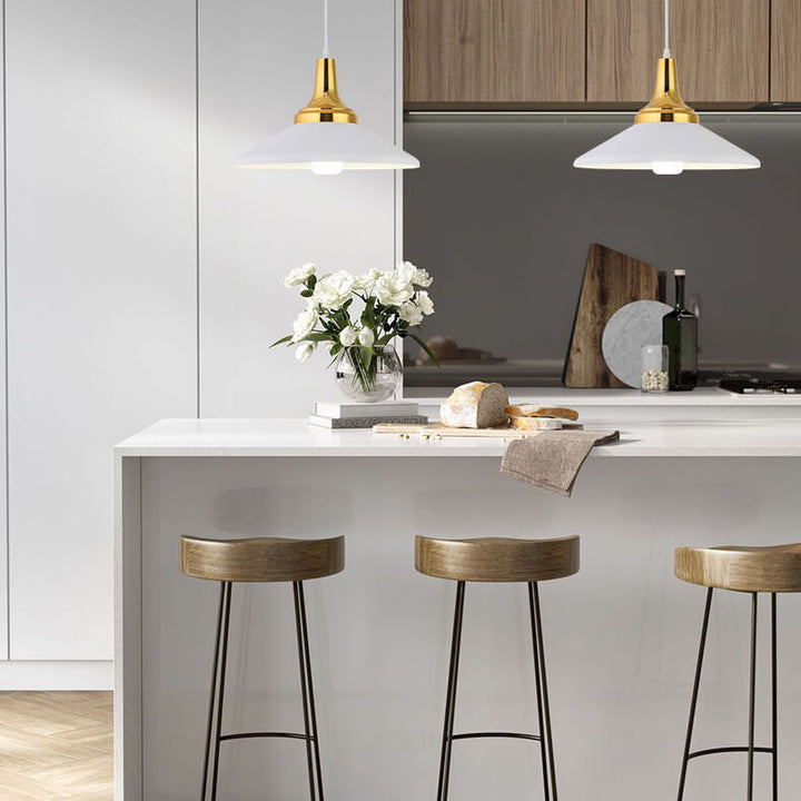 Lámpara colgante contemporánea nórdica de aluminio color macaron con diseño triangular de 1 luz para sala de estar 