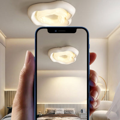 Plafonnier LED moderne minimaliste en fer PE nuage crème pour salon 