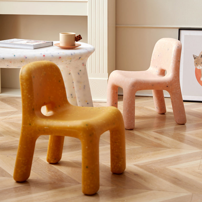 Chaise pour enfants en plastique carré créatif contemporain avec dossier pour salon 