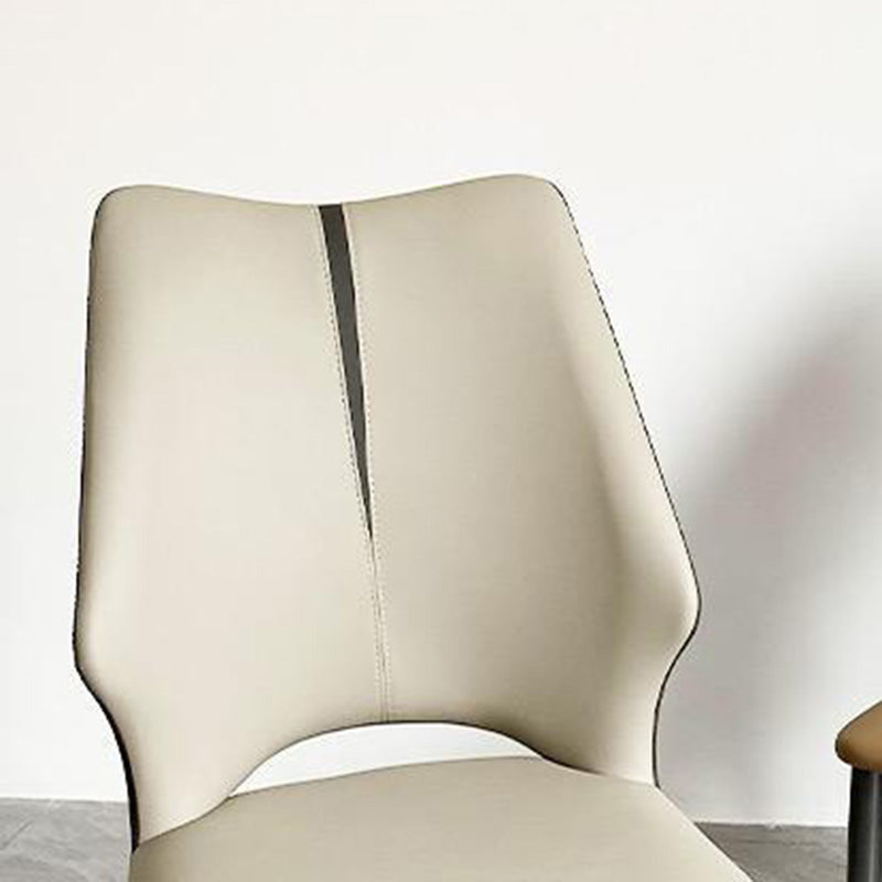 Zeitgenössischer Luxus Esszimmerstuhl aus quadratischem Mikrofaserleder und Karbonstahl mit Rückenlehne für das Esszimmer 