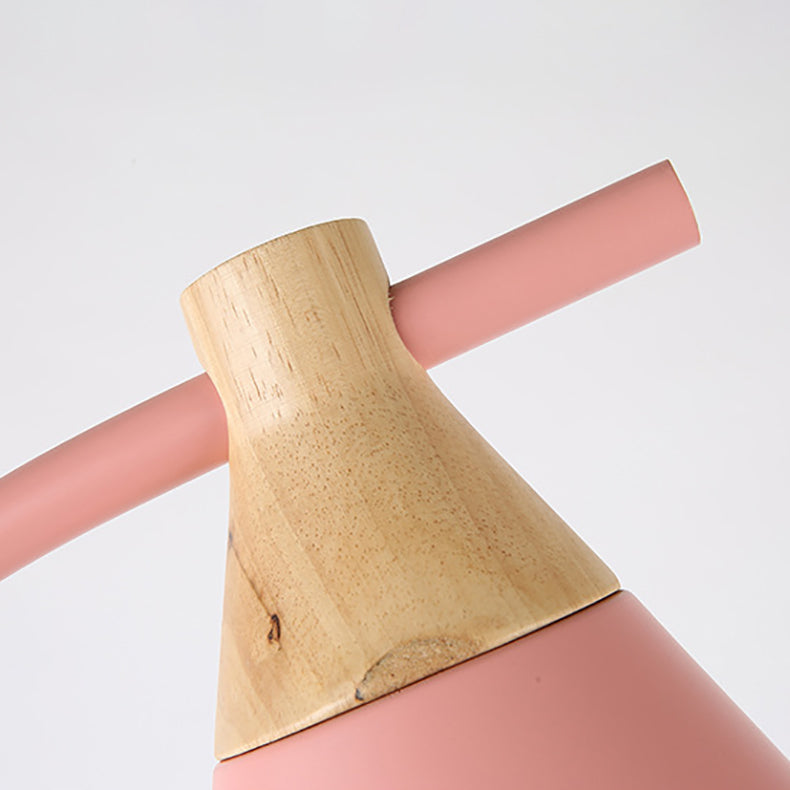 Lampadaire sur pied à 1 lumière avec abat-jour conique macaron créatif nordique 