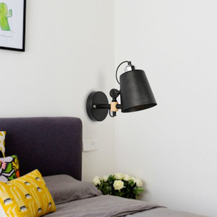 Lámpara de Aplique de Pared de 1 Luz con Pantalla de Hierro de Macaron Escandinavo Contemporáneo de Madera para Dormitorio 
