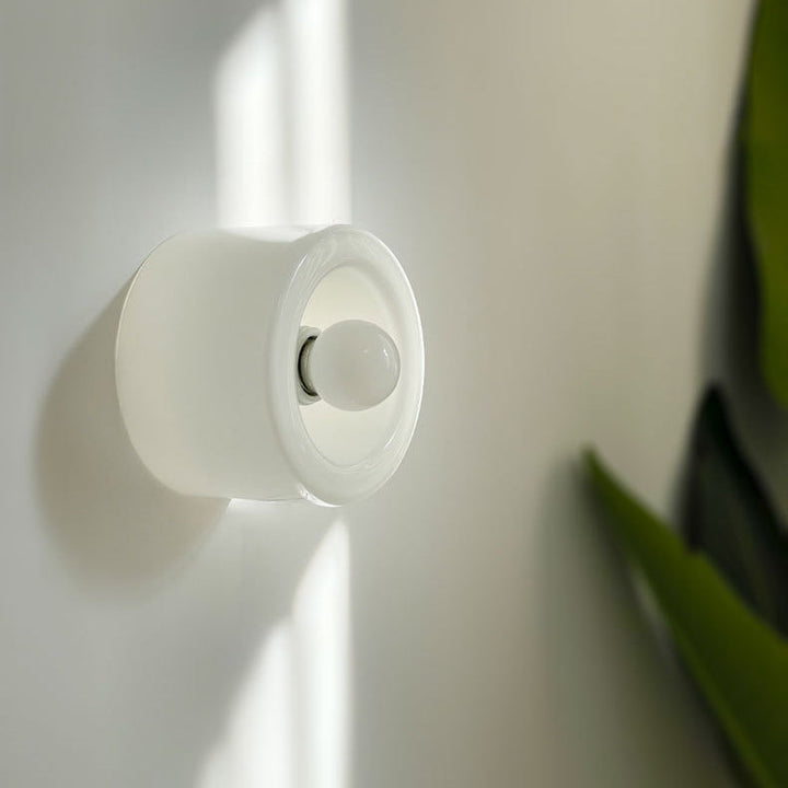 Applique murale moderne en fer rond à verre de style mi-siècle avec 1 lumière pour salon 