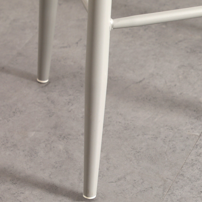Moderner minimalistischer rechteckiger Barhocker aus Kohlenstoffstahl mit Kunststofflehne für das Esszimmer 