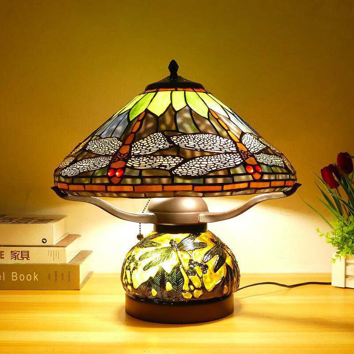 Lampe de table traditionnelle Tiffany en verre de fer conique avec libellule et nénuphar à 2/3 lumières pour étude 