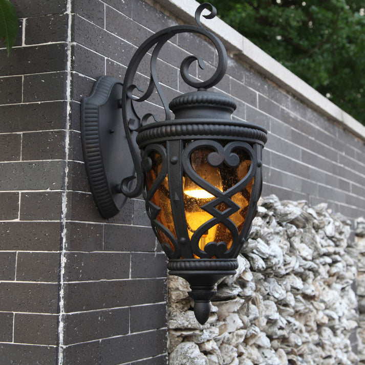Lanterne traditionnelle européenne en aluminium en forme de lanterne en verre à 1 lumière pour jardin 