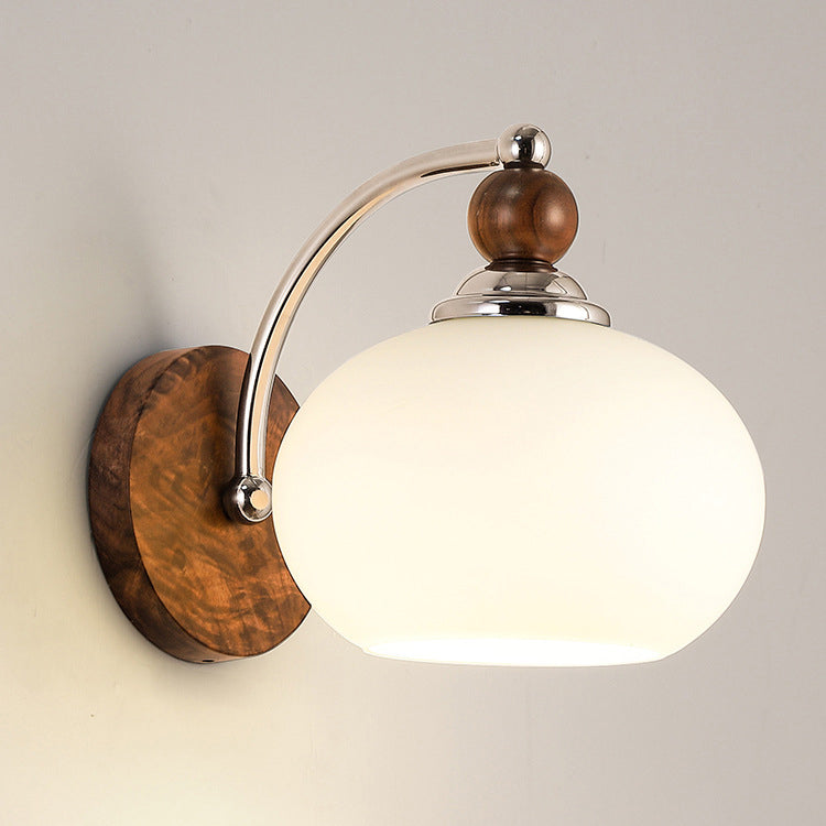 Lampe murale à une lumière en forme de lanterne vintage traditionnelle en bois, fer et verre pour chambre à coucher 