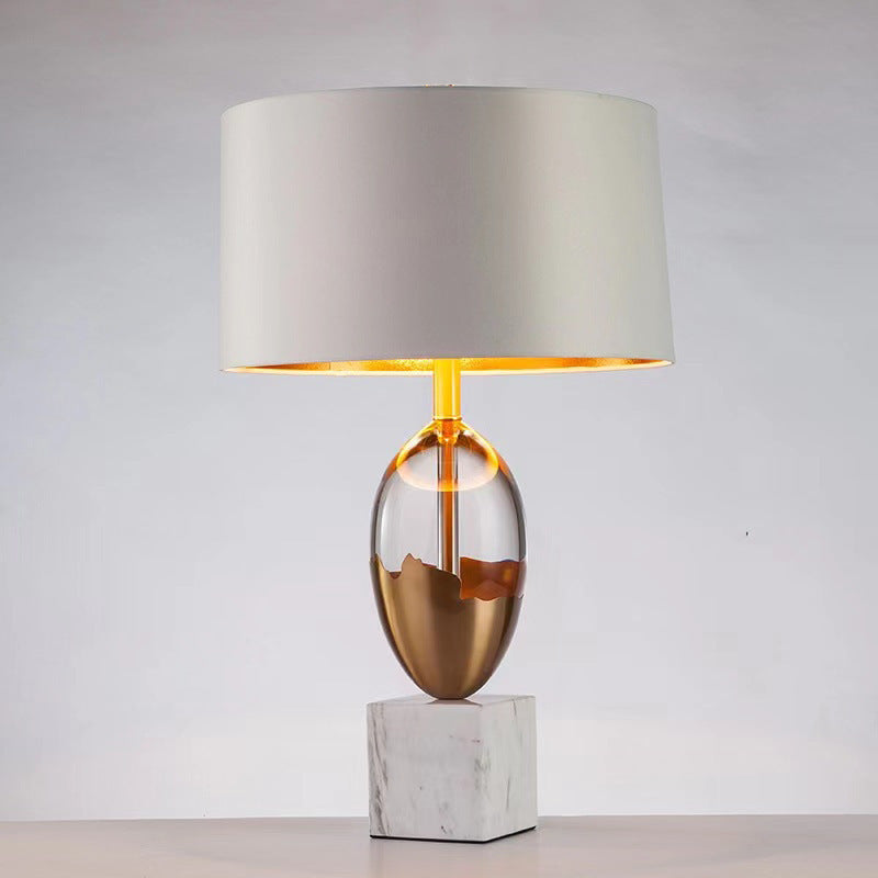 Moderne Art Deco Stoff Kristall Marmor Basis 1-Licht Tischlampe für Schlafzimmer 