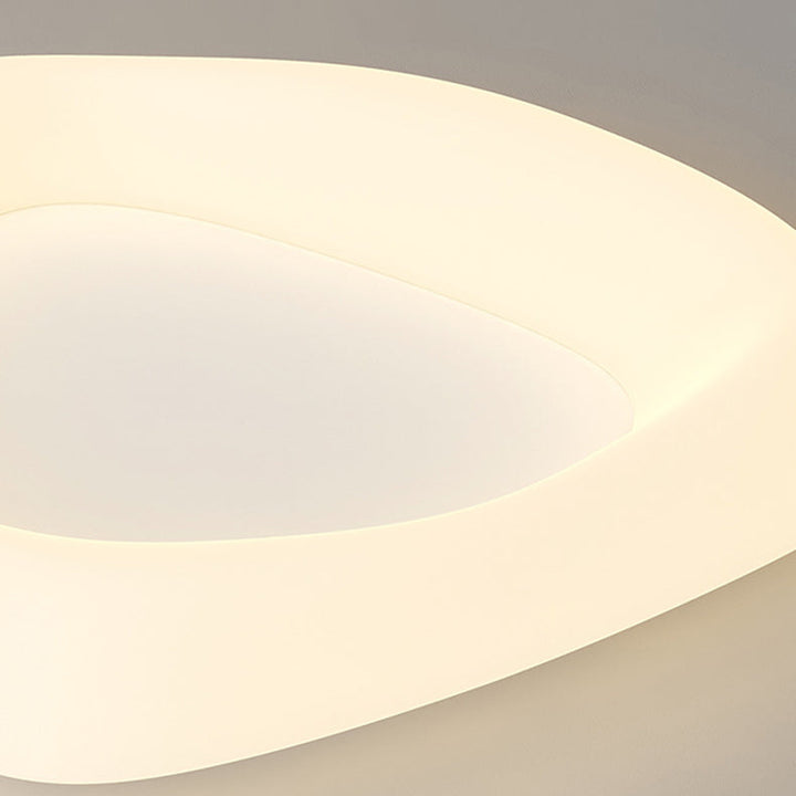 Moderne unbedeutende Deckenleuchte aus PE-Plätzchen-Wolken-Form-Eisen-LED für Schlafzimmer 