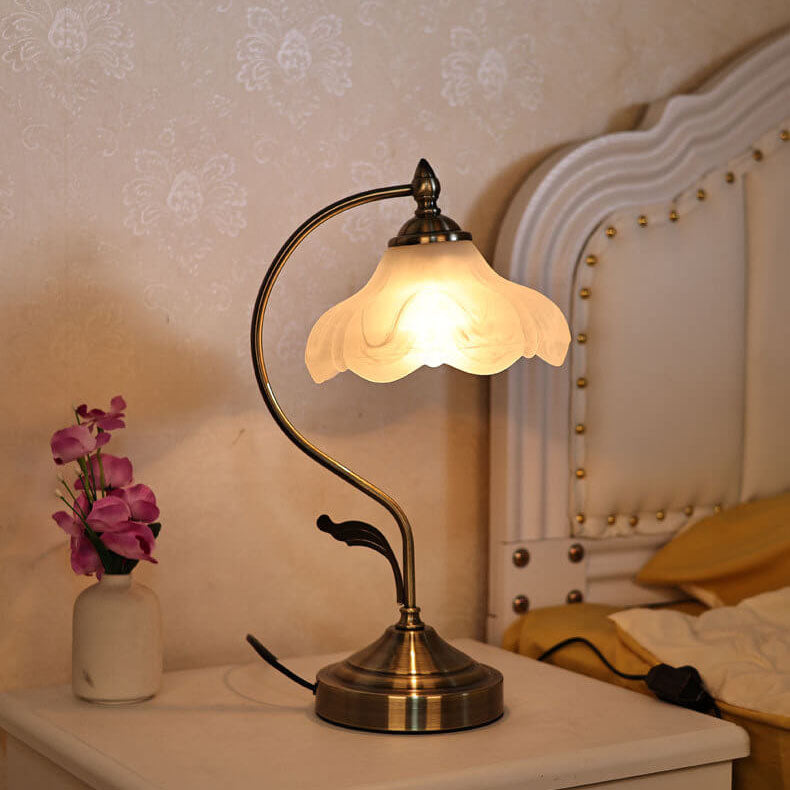 Traditional Vintage Frosted Floral Glass Shade Metal Base 1-Light Table Lamp for Living Room
