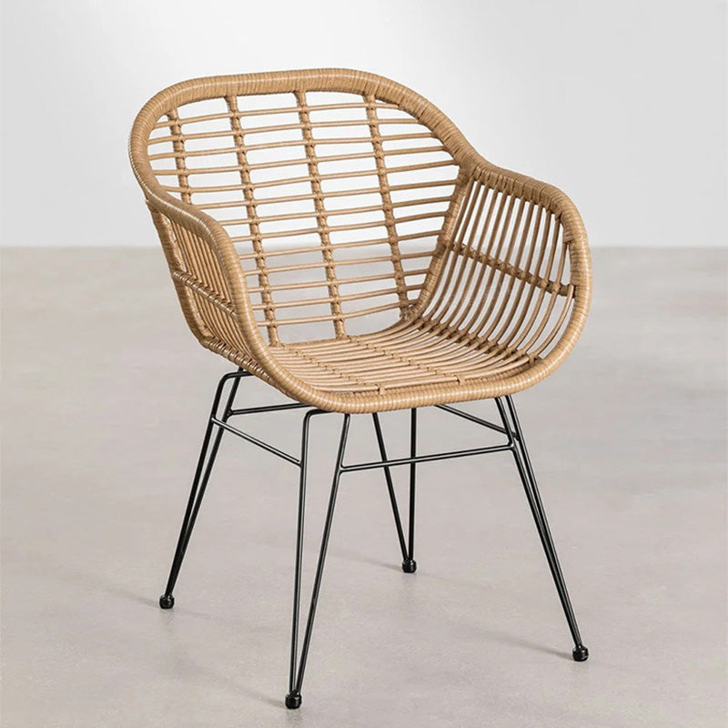 Chaise à dossier et accoudoirs en rotin tissé traditionnel avec base en fer pour terrasse extérieure 