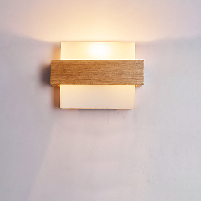 Lampe murale à une lumière cubique en bois et verre de style ferme traditionnelle pour chevet 