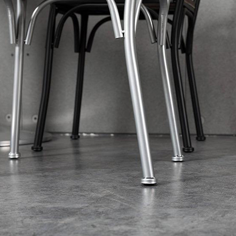 Ensemble de chaises et table de salle à manger en cuir industriel contemporain, bois, fer, avec dossier en forme de X pour salle à manger 