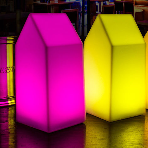 Moderne Art Deco Cabin Hardware PE LED Tischlampe für Esszimmer 