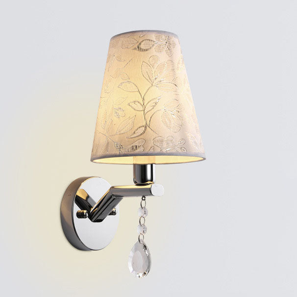 Moderne Übergangs-Blumenmuster-Stoffschirm Galvanisierter Eisenrahmen 1-Licht-Wandleuchte für das Wohnzimmer 
