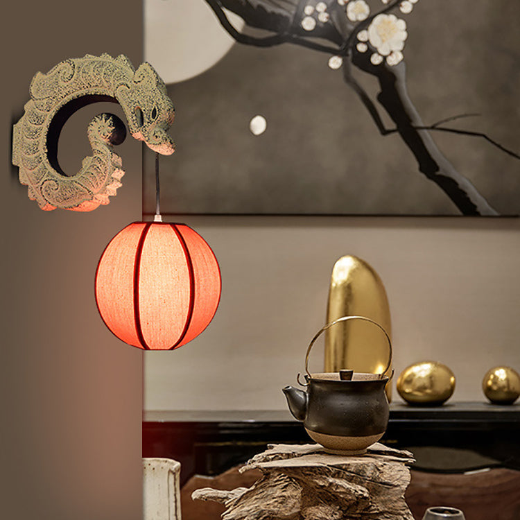 Abat-jour en tissu classique chinois traditionnel avec lanterne, design de dragon volant sculpté en résine, applique murale à 1 lumière pour salon 
