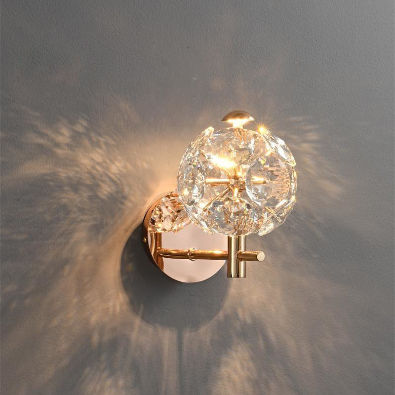 Applique murale à LED avec boule de cristal en matériel de luxe contemporain pour salon 