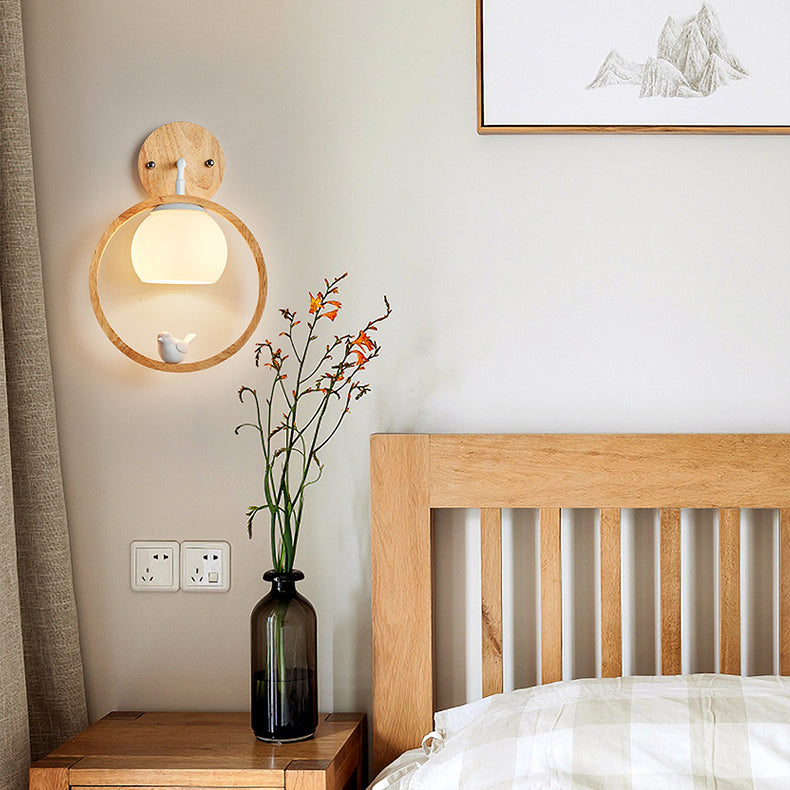 Zeitgenössische skandinavische runde Vogel Holz Glas 1-Licht Wandleuchte Lampe für Schlafzimmer 