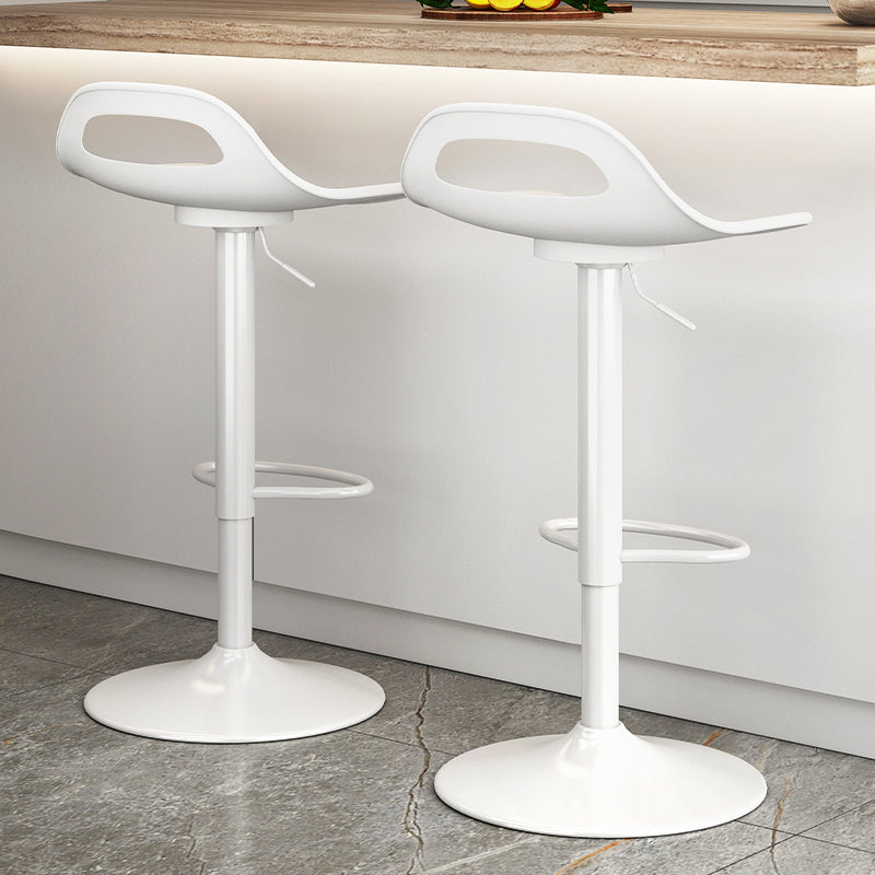Tabouret de bar moderne minimaliste carré en plastique PP et métal avec dossier bas pour salle à manger 