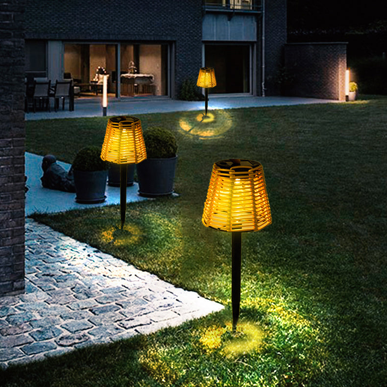 Iluminación de paisaje LED de cilindro de plástico de hierro impermeable solar de casa de campo tradicional para jardín 