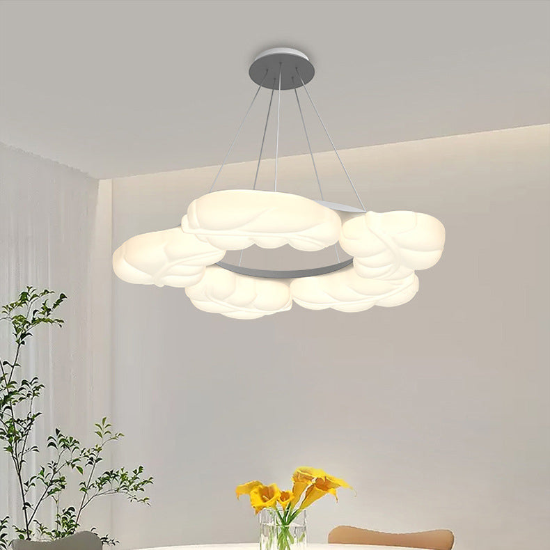 Lustre à suspension LED en fer avec abat-jour en feuilles PE créatives contemporaines pour salon 