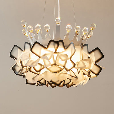 Zeitgenössische kreative Hardware Crown Decor PVC Petal Shade LED Pendelleuchte für Wohnzimmer 