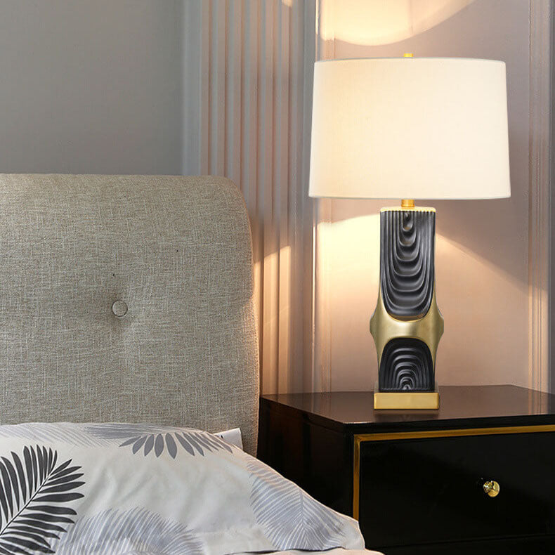 Modern Luxury Plated Hardware Ceramic Fabric Column Fabric 1-Light Table Lamp For Bedroom