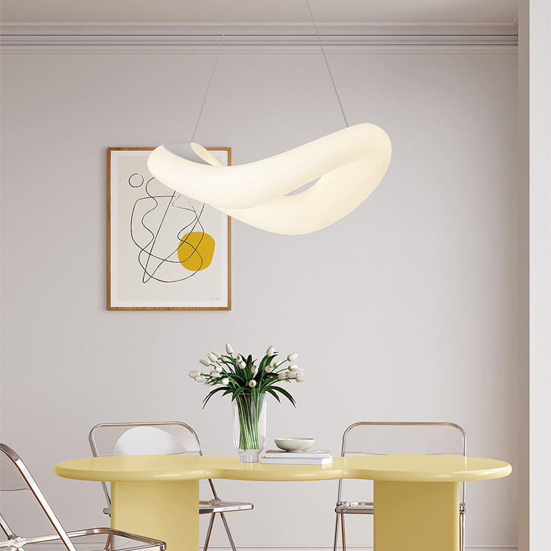 Lámpara colgante LED de hardware de anillo de onda PE minimalista moderna para dormitorio 