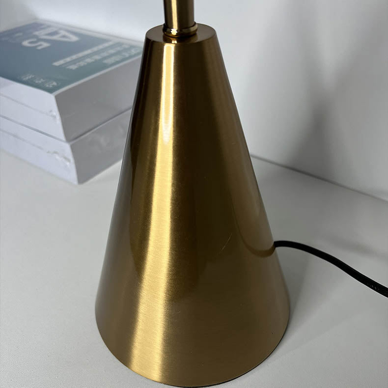 Lámpara de mesa de vidrio contemporánea escandinava con hardware triangular de 1 luz para dormitorio 