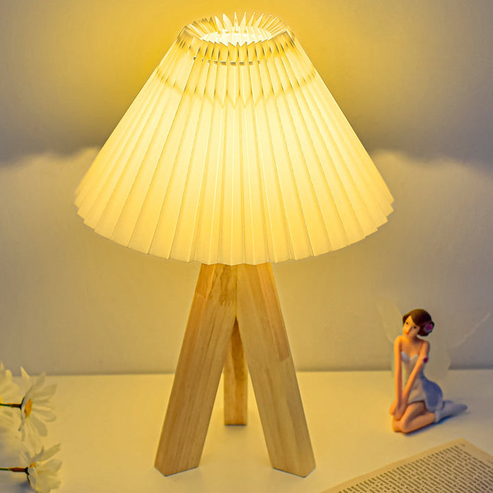 Lampe de table LED en bois massif avec base trépied ronde de style bohème contemporain en tissu pour chambre à coucher 