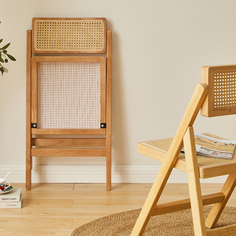 Silla de comedor vintage tradicional cuadrada de ratán PE y madera de caucho con respaldo para comedor 