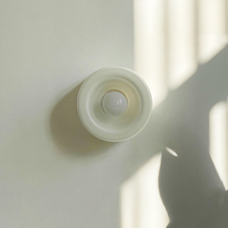 Applique murale moderne en fer rond à verre de style mi-siècle avec 1 lumière pour salon 