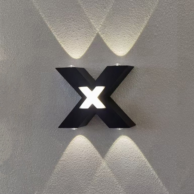 Applique murale LED en aluminium étanche minimaliste moderne en forme de X pour patio extérieur 