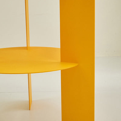 Mesa de café de hierro redonda minimalista moderna con 1 estante para sala de estar 
